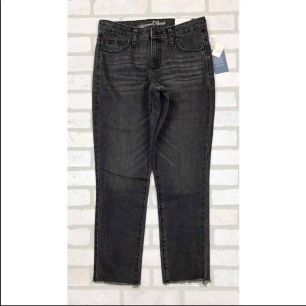 Universal Thread High Rise Straight Leg Fray Hem Jeans Black Gray Size 00
